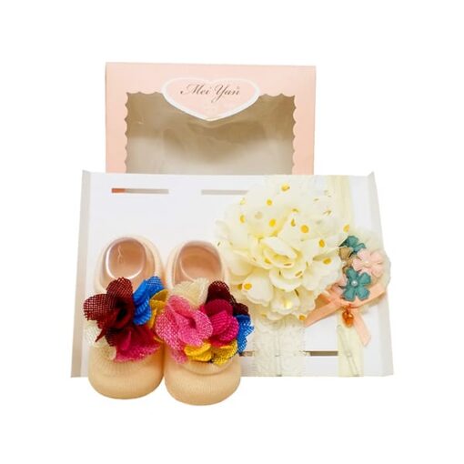 StarAndDaisy Baby Shoes and Hair Accessories for New Born Baby Girl 6 Months and 12 Months (Cream)