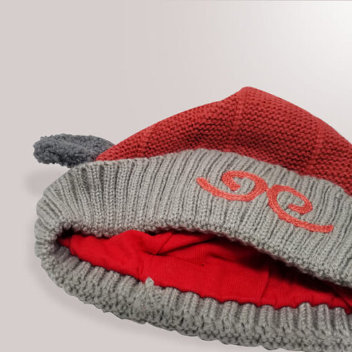 StarAndDaisy Kids Winter Cap (Upto 4 years kids – Maroon & Grey) - Image 2