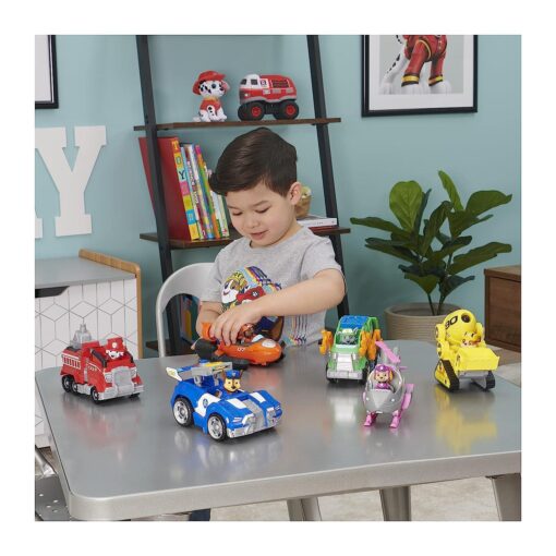 Paw Patrol, Zuma Deluxe Movie Transforming Toy Car with Collectible Action Figure, Kids Toys for Ages 3 and up, Multicolor - Image 6