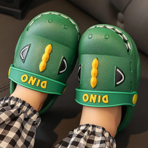 StarAndDaisy Dinosaur Clogs for Kids with Comfortable Back Straps Strips, Lightweight & Non-Slip 3-9 years - JH-990-GREEN - Image 7